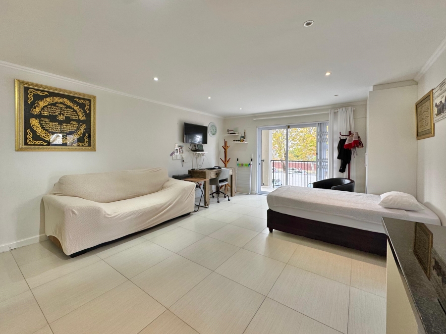 1 Bedroom Property for Sale in Kenilworth Western Cape